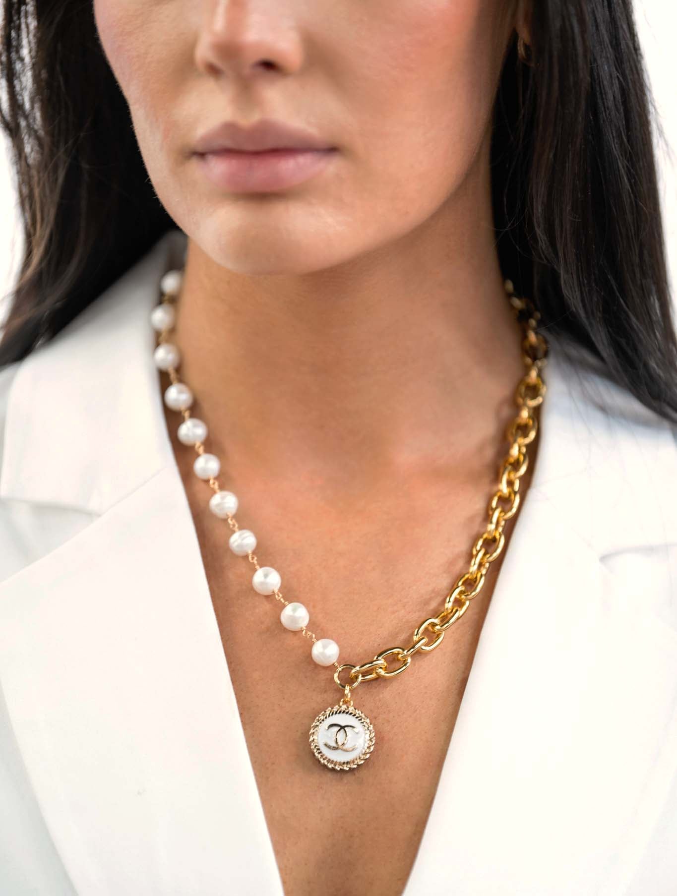 1/2 x 1/2 18" Gold Necklace with Large Pearl & White/Gold CC