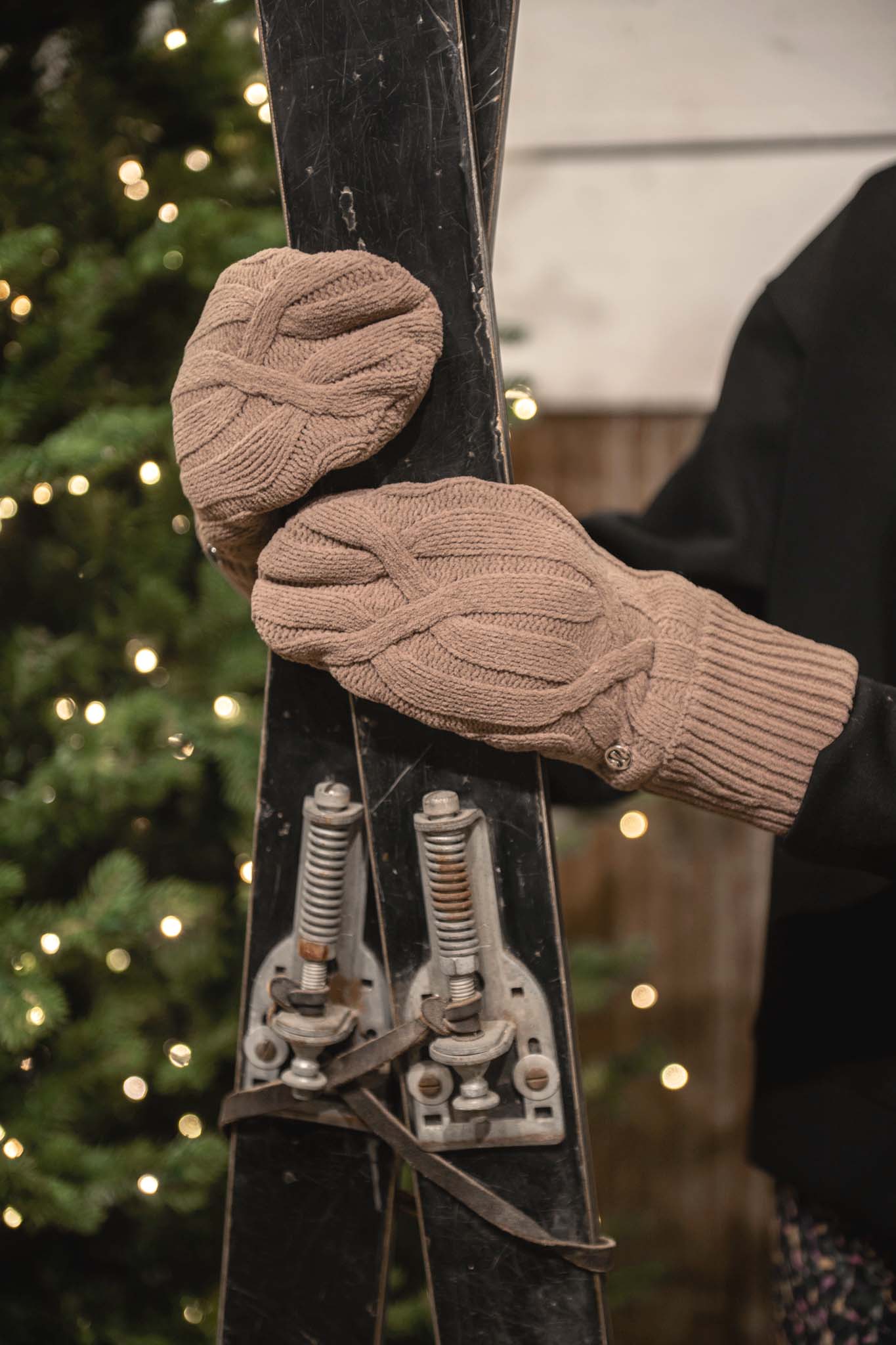 Cable-Knit Fleece-Lined Mittens