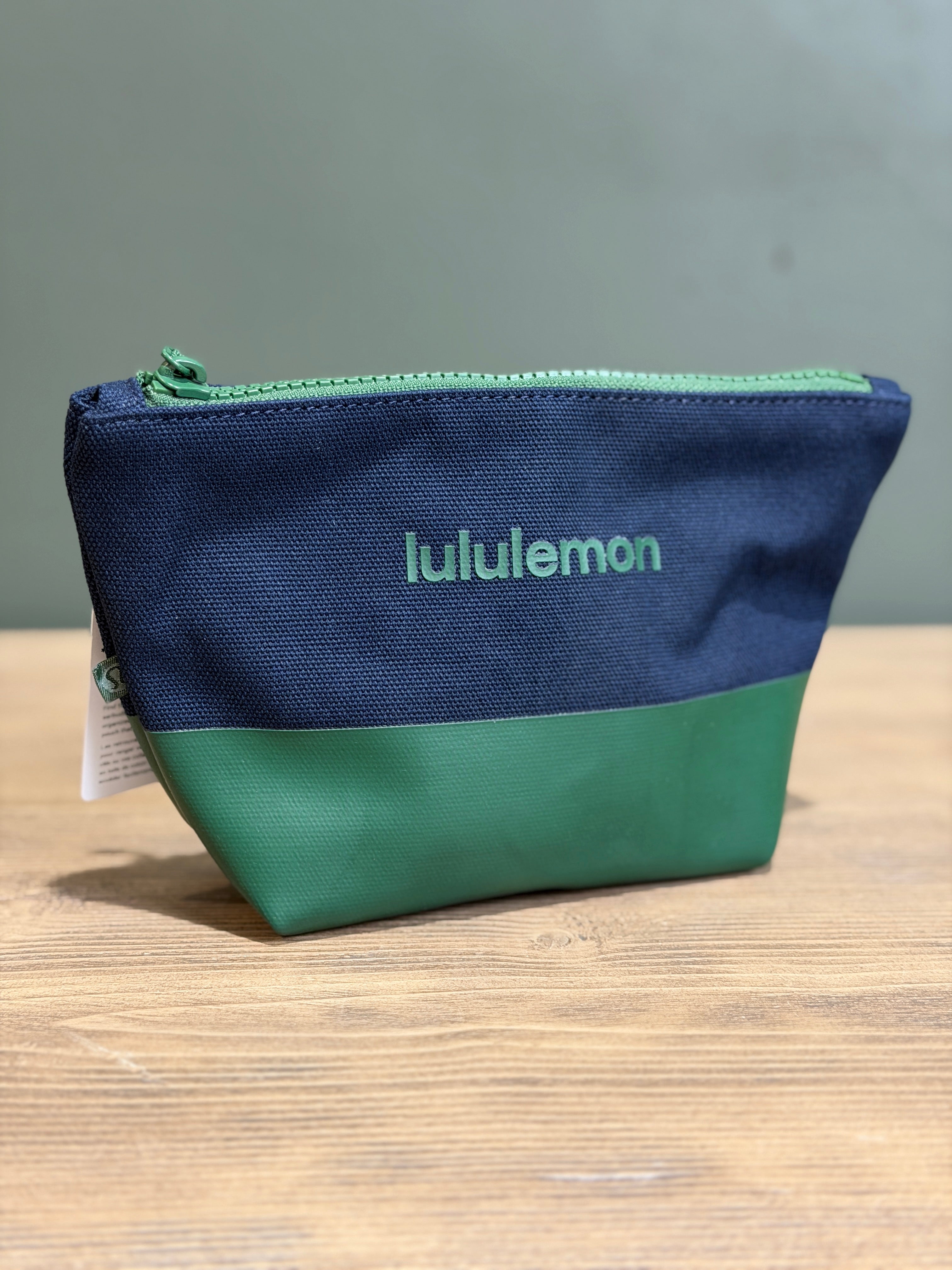 Canvas Pouch Mini *Wordmark