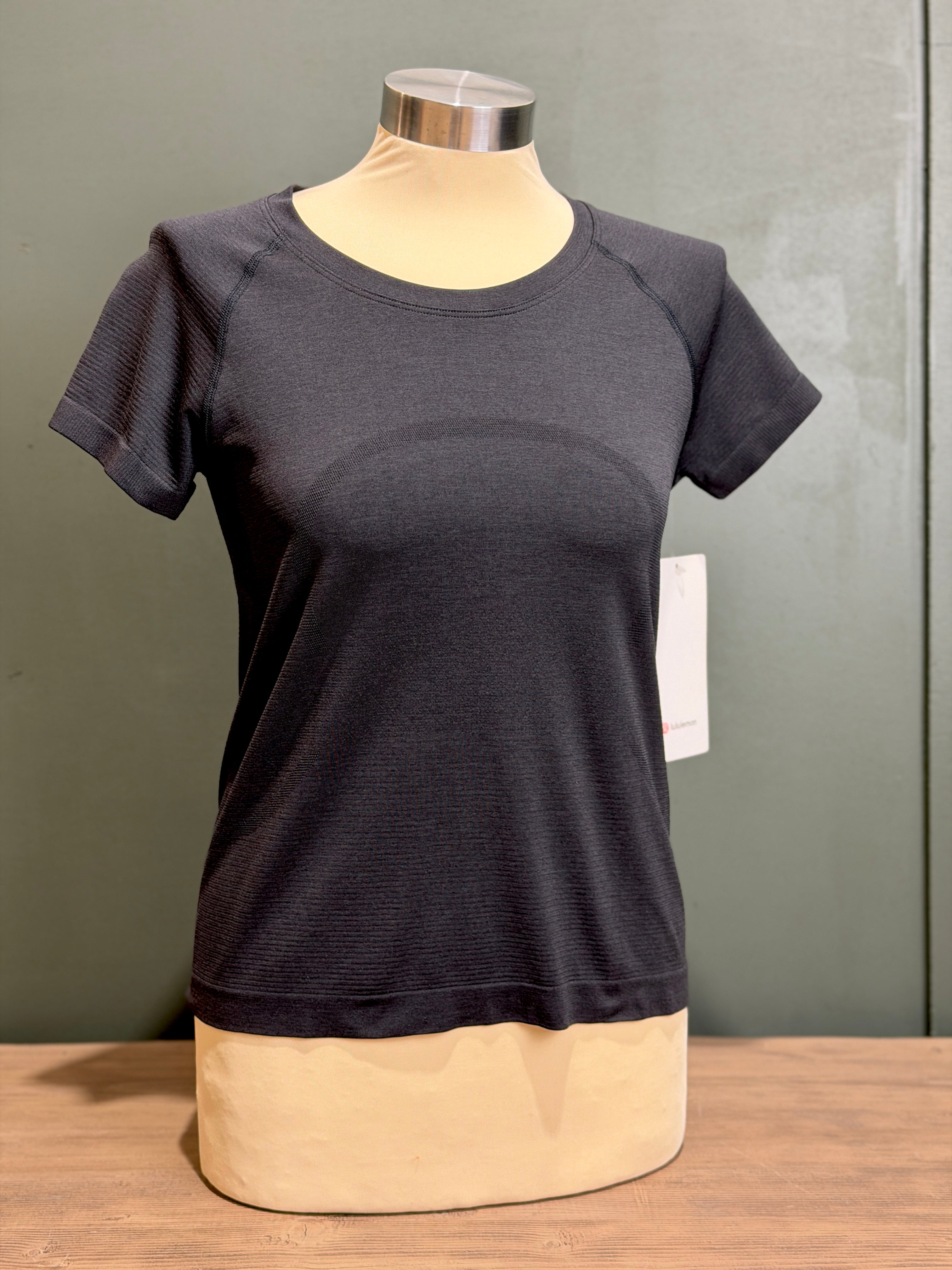 Swiftly Tech  Short Sleeve 2.0 *Waist Length