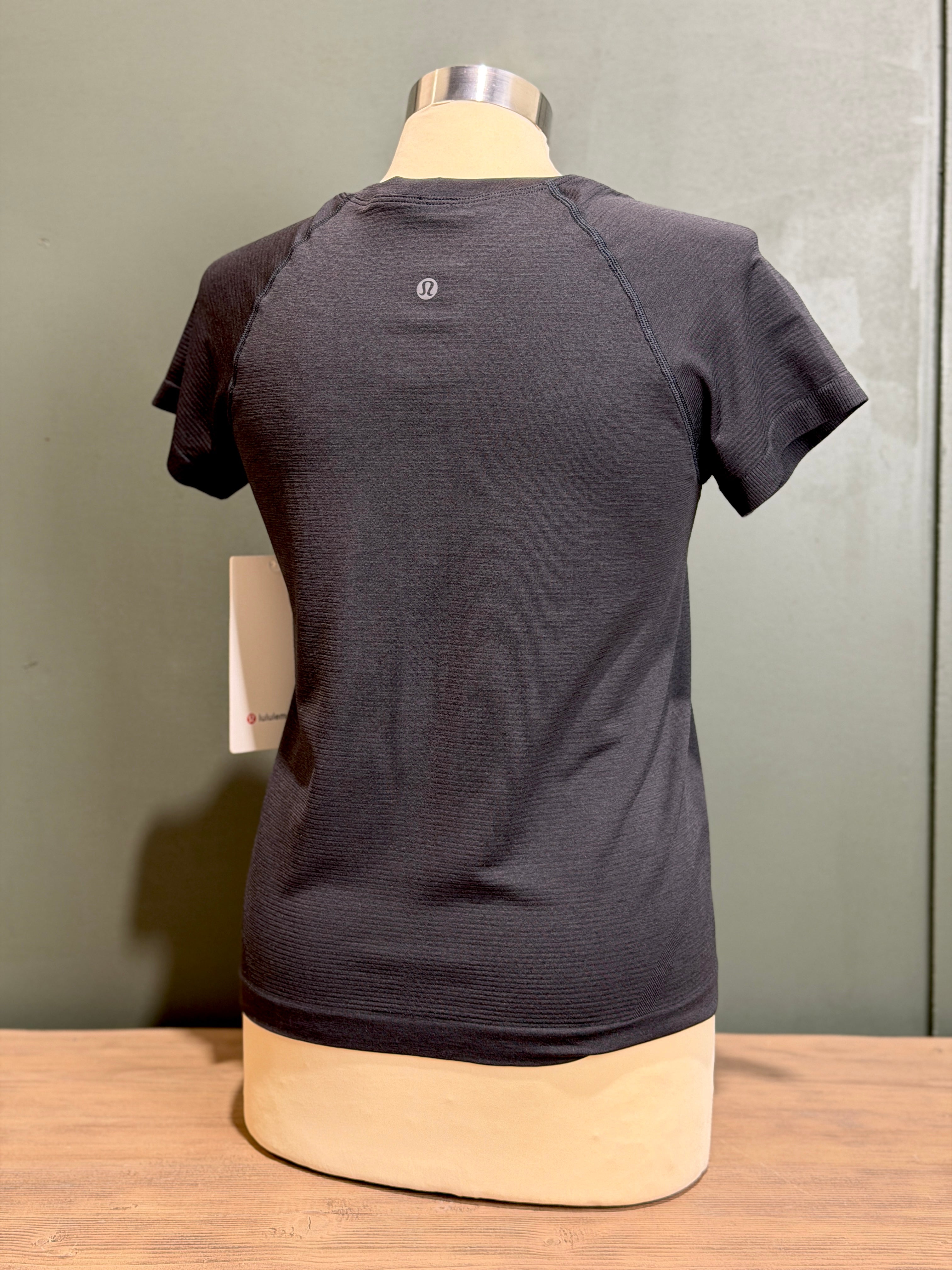Swiftly Tech  Short Sleeve 2.0 *Waist Length
