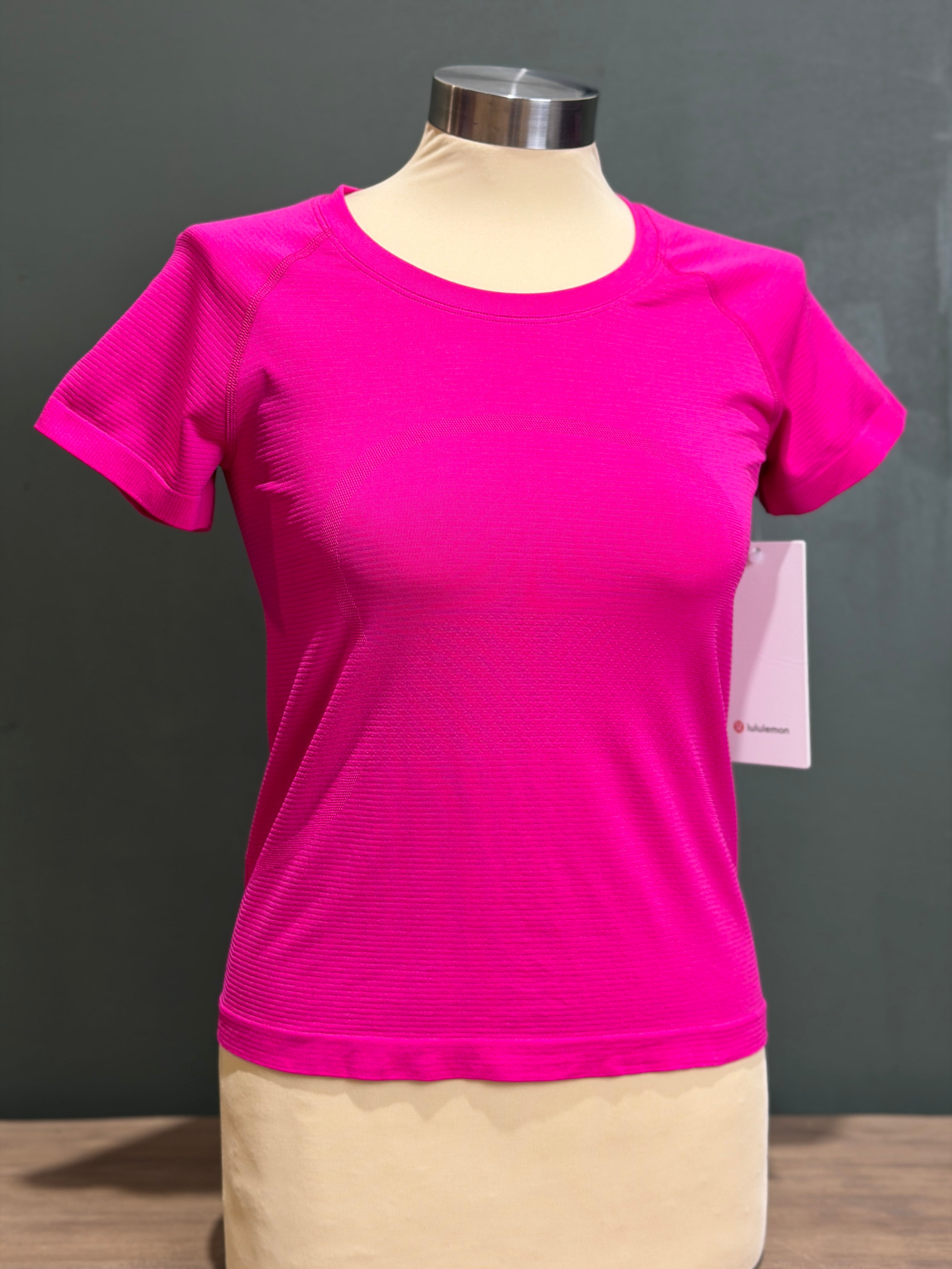 Swiftly Tech  Short Sleeve Shirt 2.0 *Waist Length