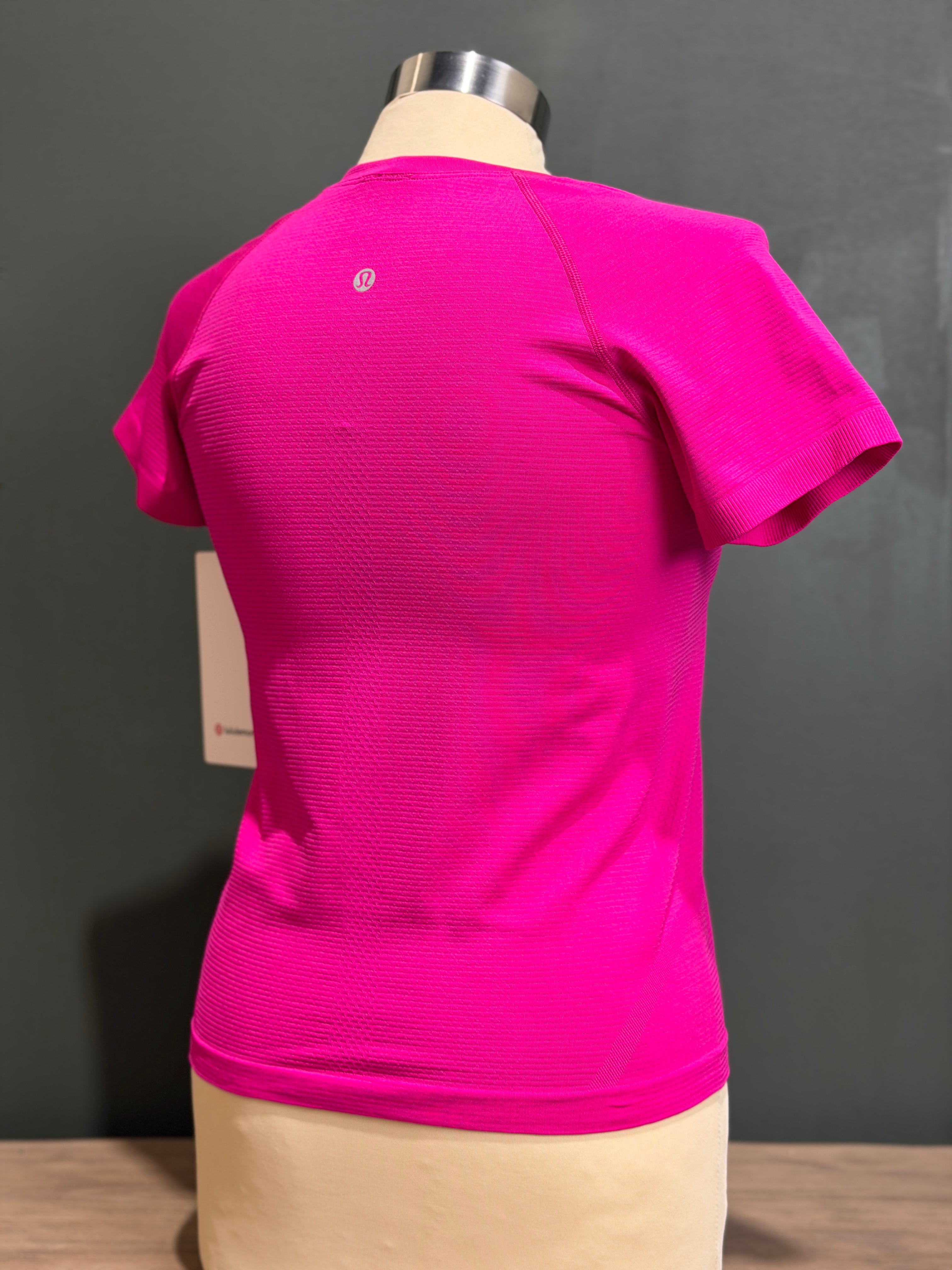 Swiftly Tech  Short Sleeve Shirt 2.0 *Waist Length
