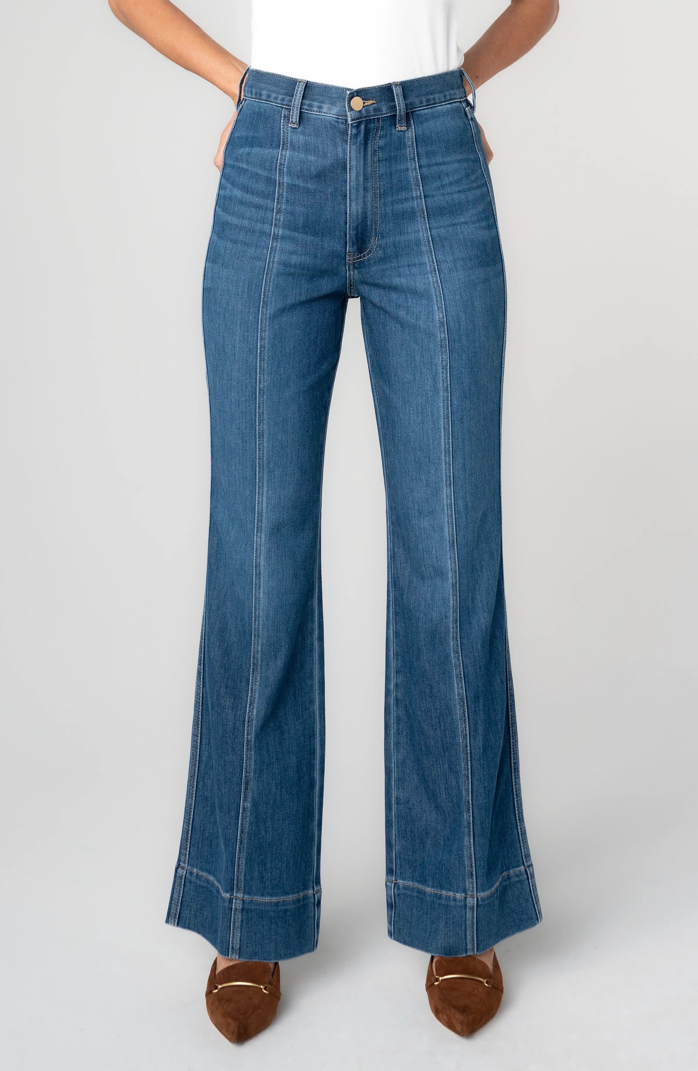 Relaxed HR Seamed Bootcut 30" ins