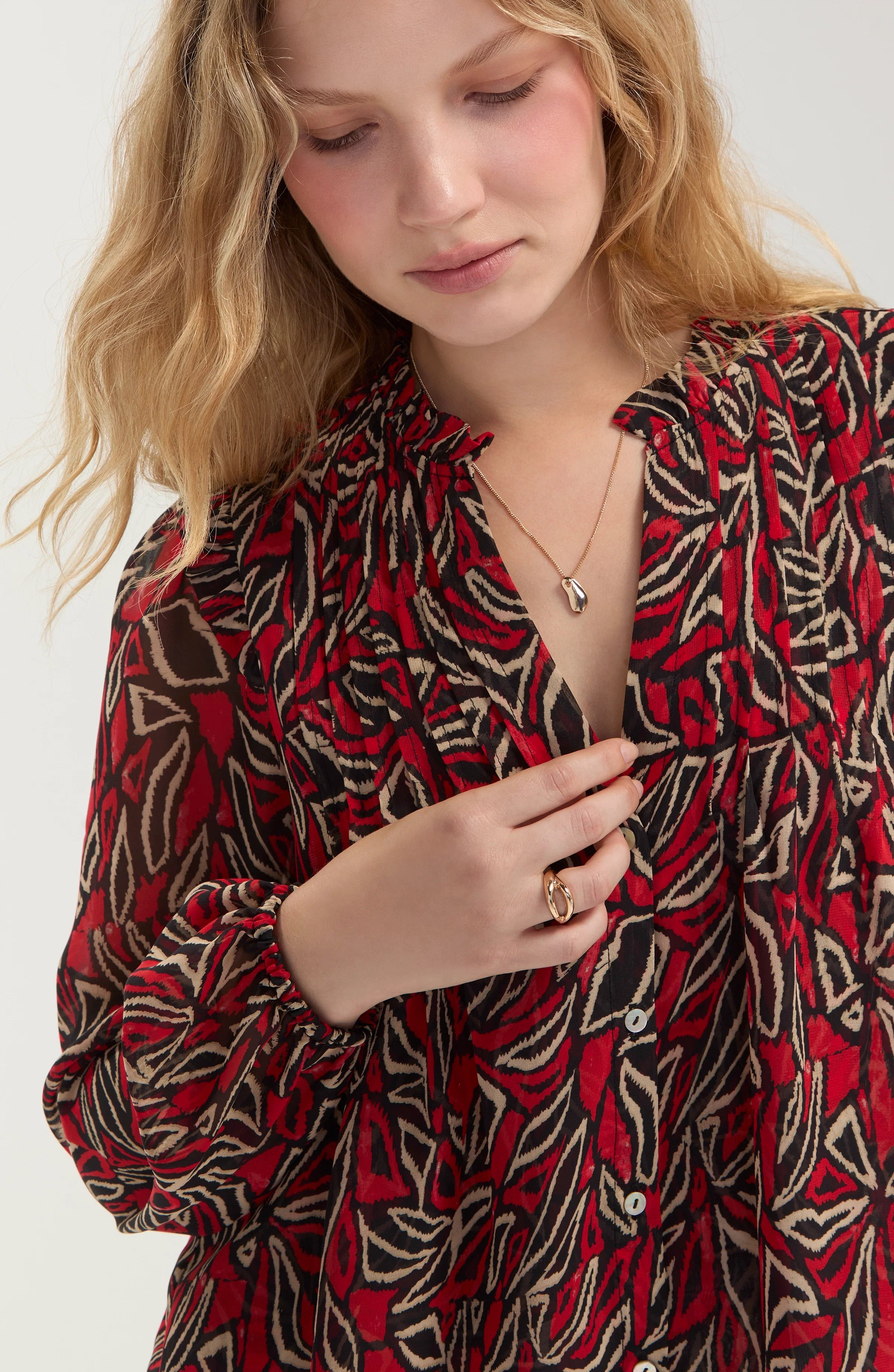 LS Woven Blouse w/ Pintucks 23" hps