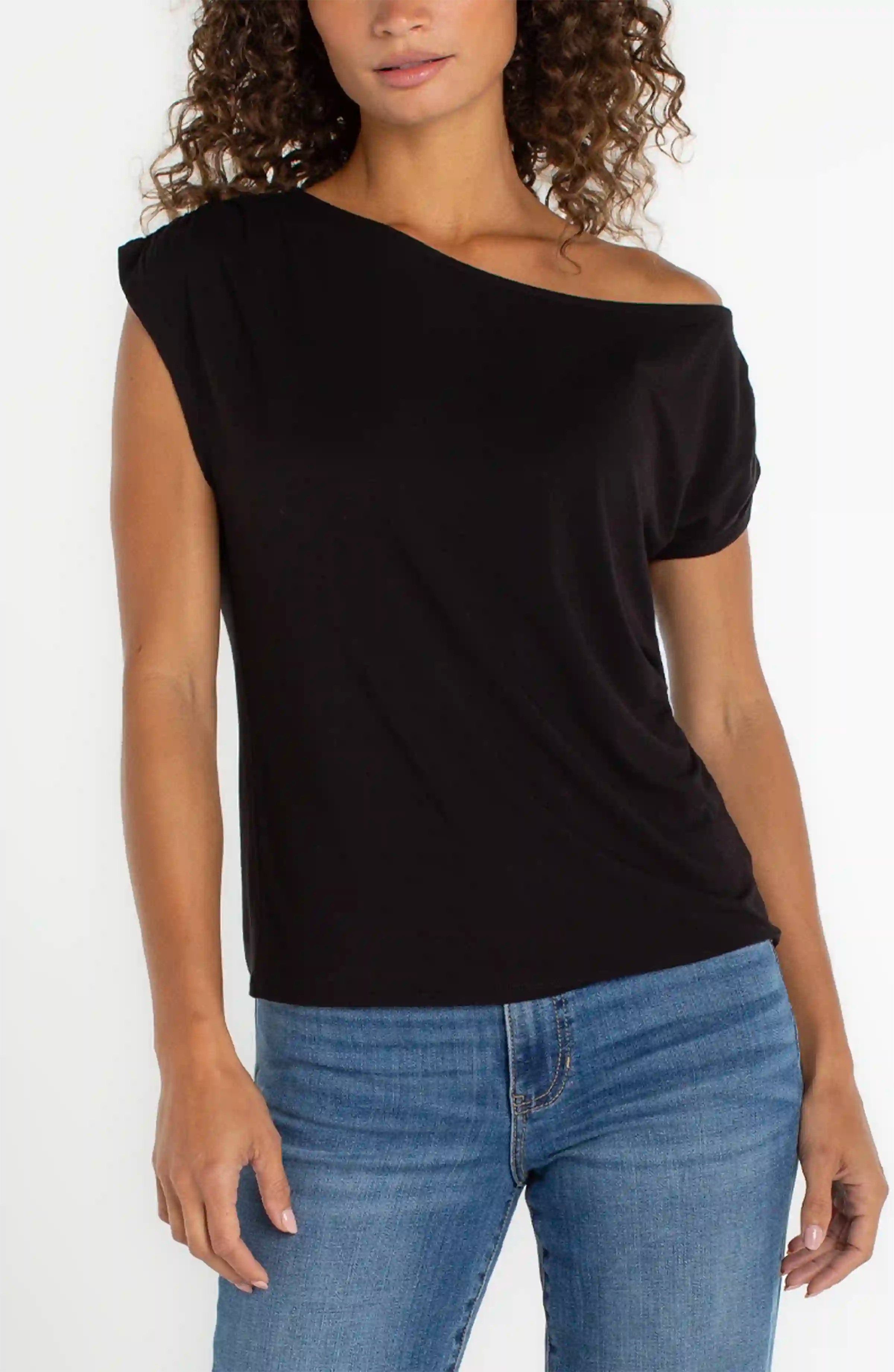Short Sleeve Asymetric Off-Shoulder Knit Top