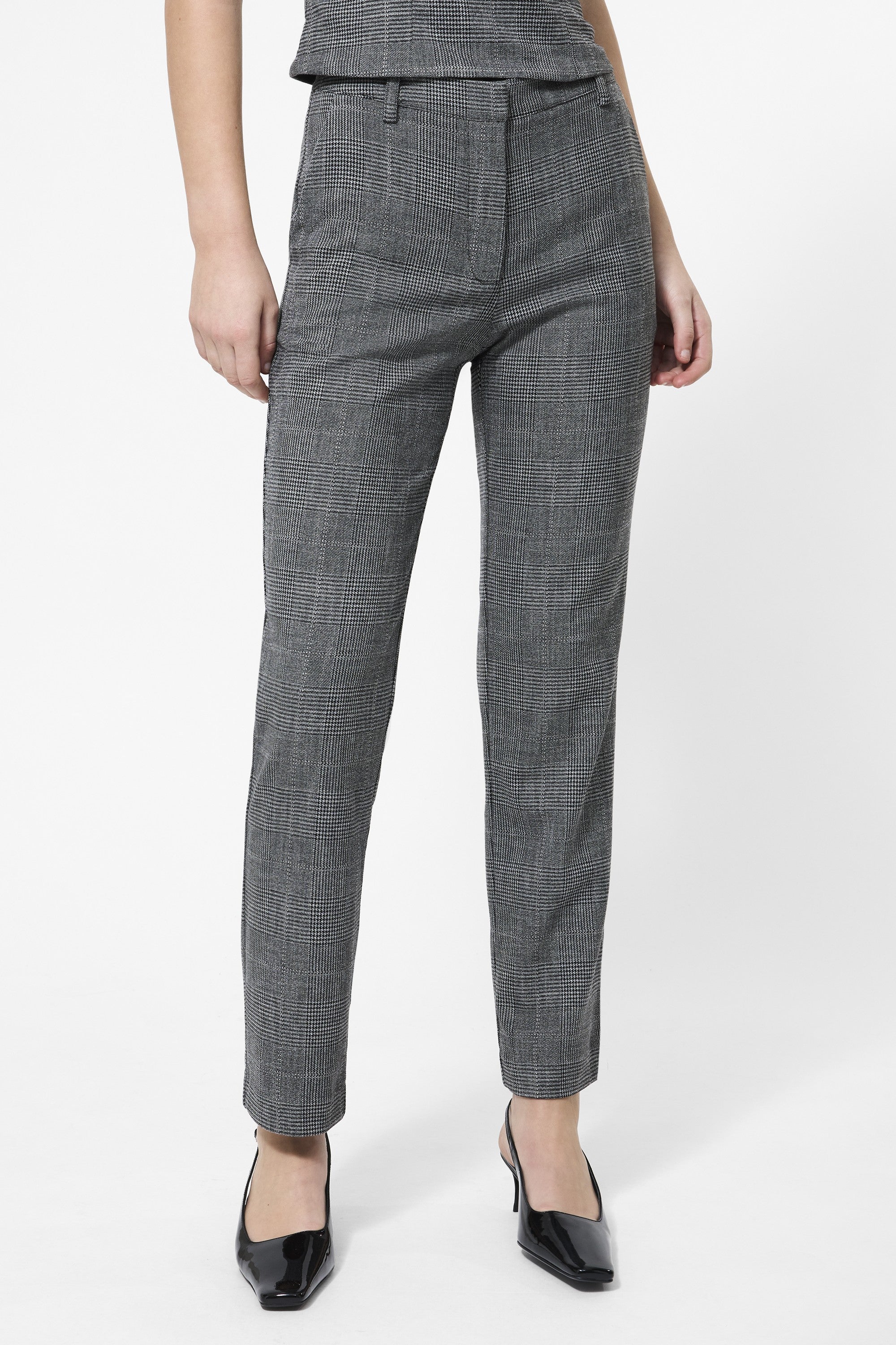Cropped Slim Fit Pants