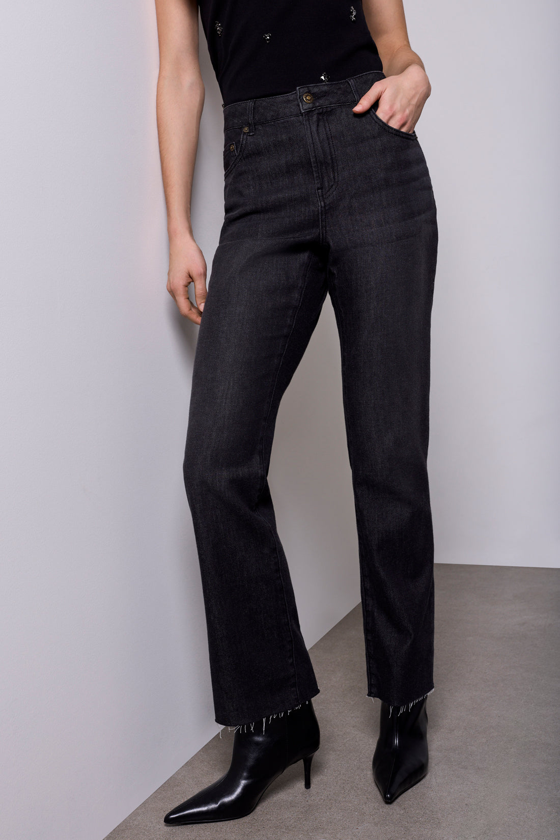 Sophia Curvy Straight 90's Denim