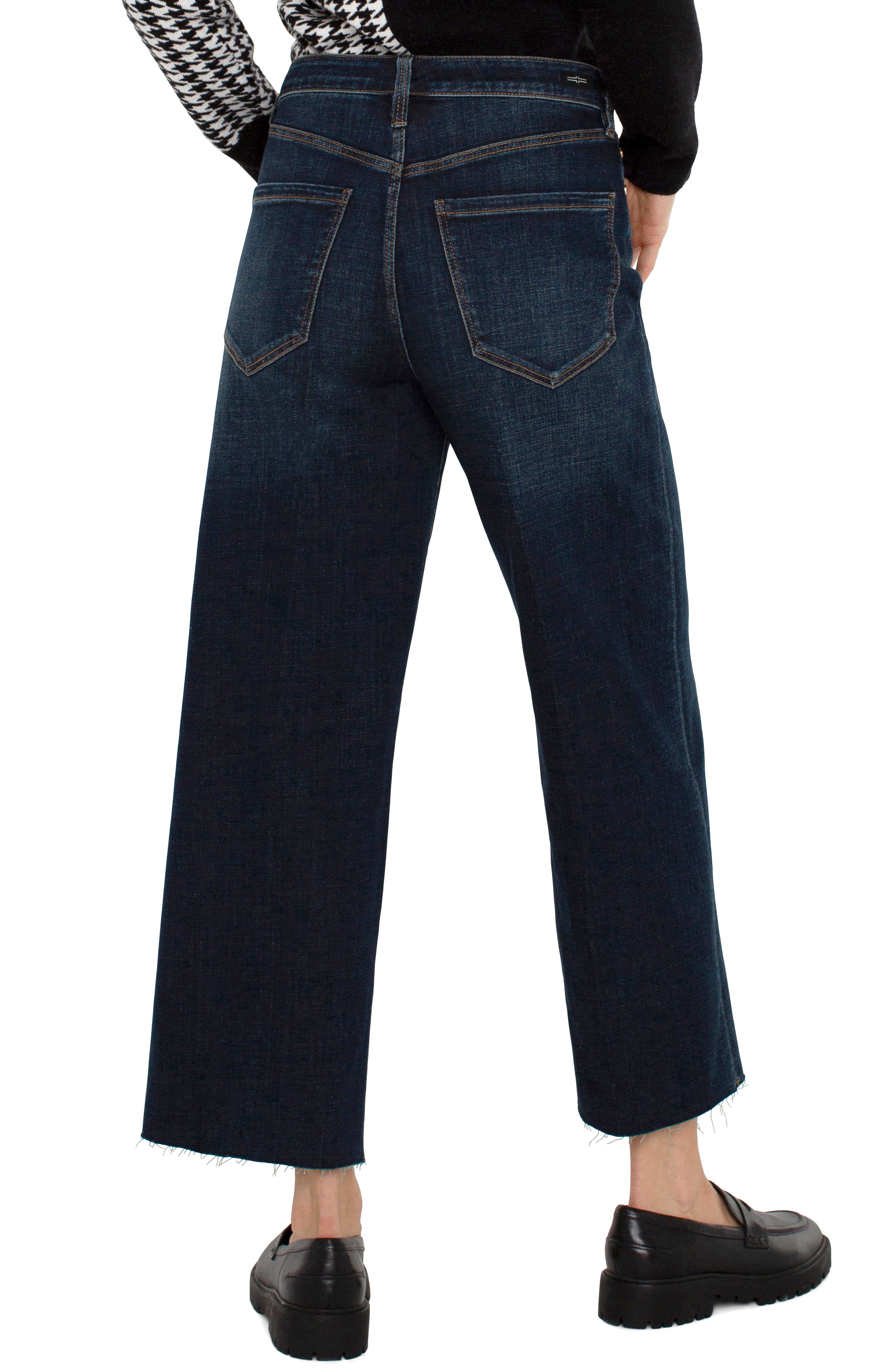 Stride Hi Rise Crop w/ Wide Cut Hem 26" Ins