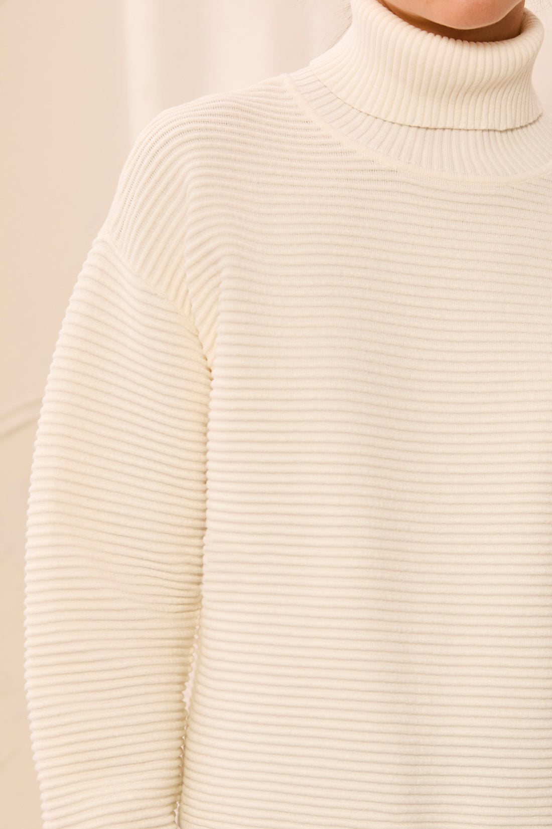 T-NECK HIGH LOW SWEATER W/ SIDE SLITS -CREAM