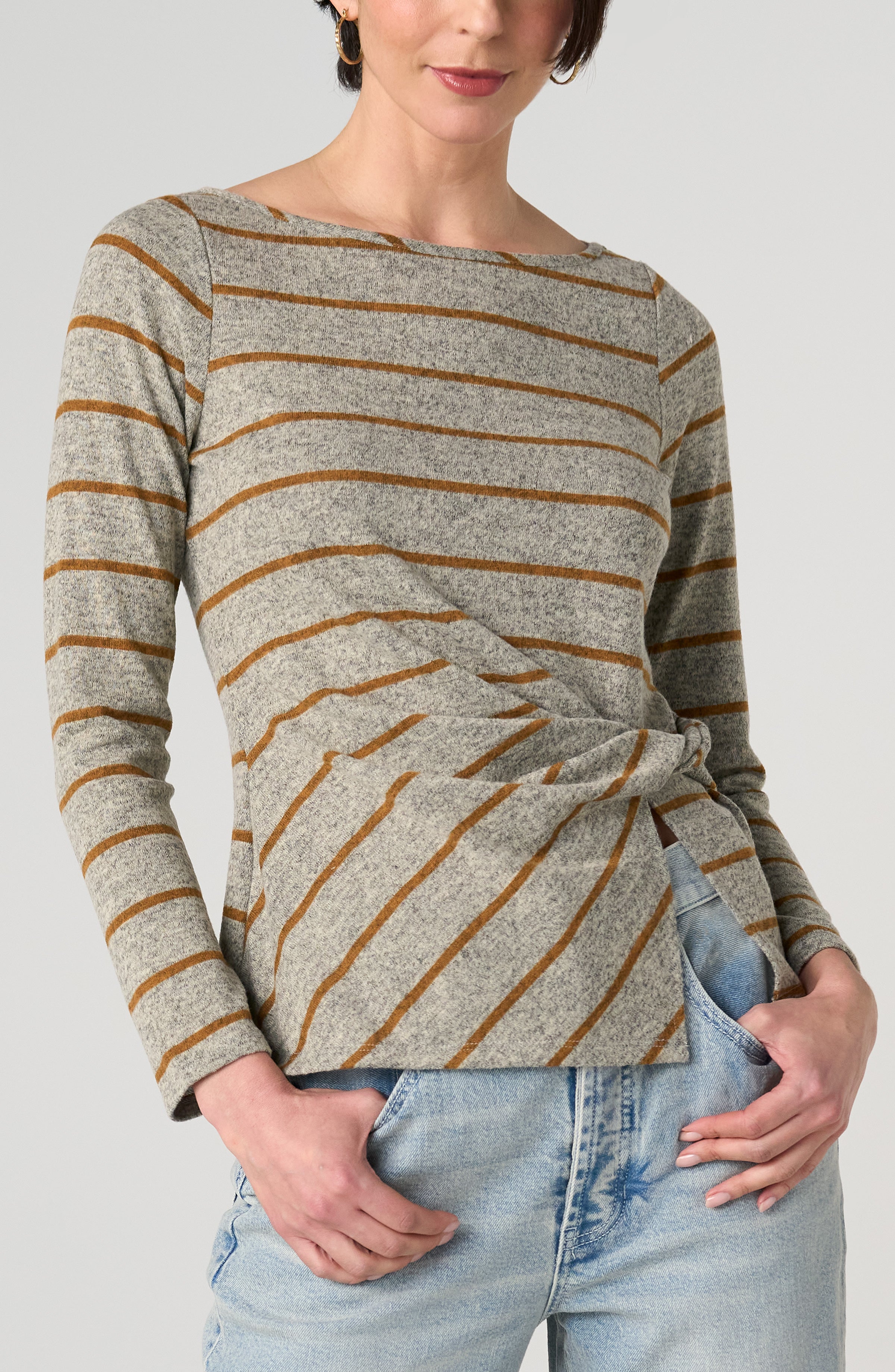 LS Boat Neck Knit Top w/ Twist Detail